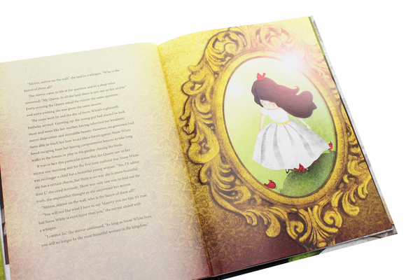 Паперова книга «Snow White. From a Fairy Tale by the Brothers Grimm», автор Брати Грімм - фото №1