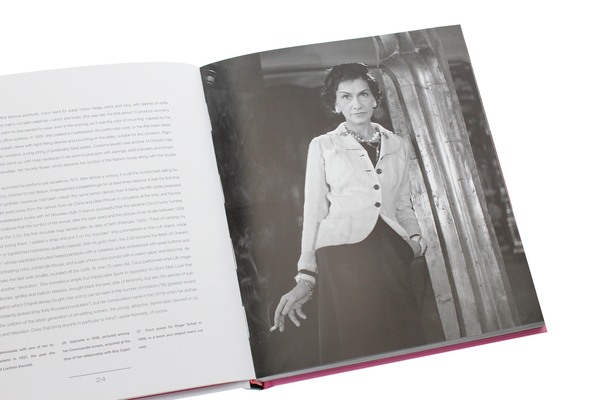 Бумажная книга «A Matter of Style. Intimate Portraits of 10 Women Who Changed Fashion», автор Паола Салтари - фото №1