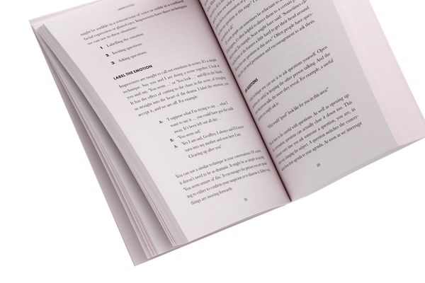 Паперова книга «Improvise! Use the Secrets of Improv to Achieve Extraordinary Results at Work», автор Макс Діккінс - фото №1