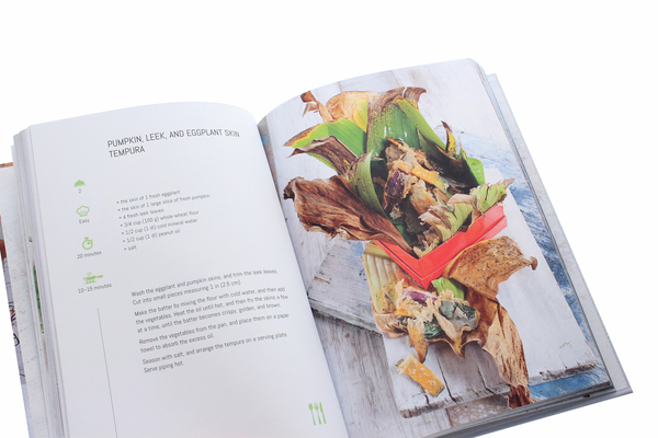 Бумажная книга «Zero Waste. 60 Recipes for a Waste-Free Kitchen», автор Чинция Тренчи - фото №1