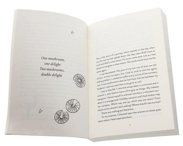 Паперова книга «The Way Through the Woods. Overcoming grief through nature», автор Лонг Літт Вун - фото №1