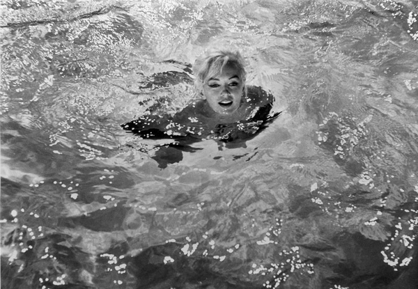 Паперова книга «Lawrence Schiller. Marilyn & Me», автор Лоуренс Шиллер - фото №1