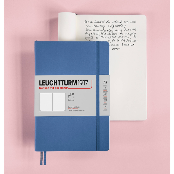  «Блокнот Leuchtturm1917 Muted Colours Точка Деним (361571)», бренда Leuchtturm1917 - фото №1