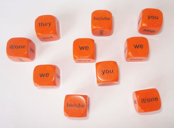 Паперова книга «Pronouns. Pack of 10 Dice» - фото №1