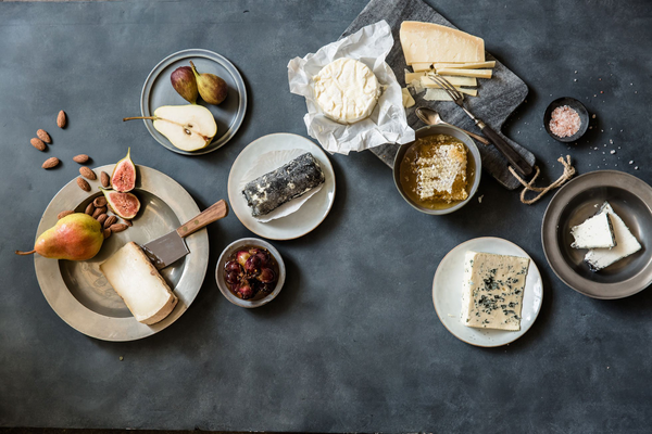 Бумажная книга «Stay for Breakfast. Recipes for Every Occasion», автор Симоне Хоулиш - фото №1
