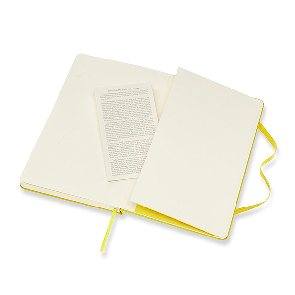  «Блокнот Moleskine Classic средний линия желтый (QP060M18)», бренда Moleskine - фото №1