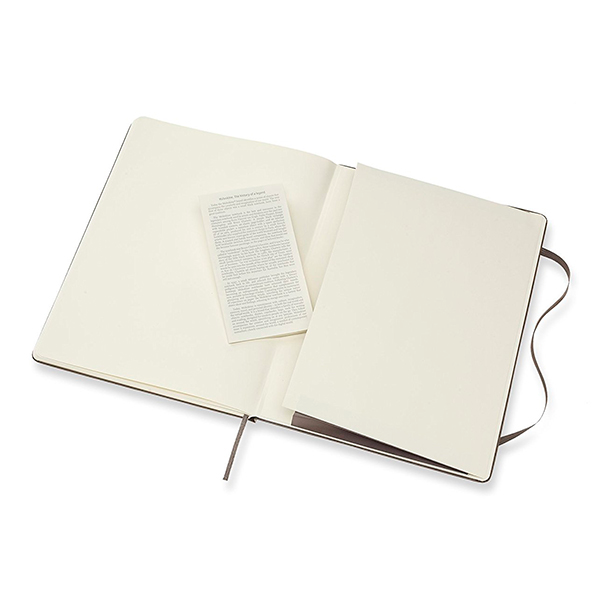  «Блокнот Moleskine Classic большой нелинованный коричневый (QP092P14)», бренда Moleskine - фото №1