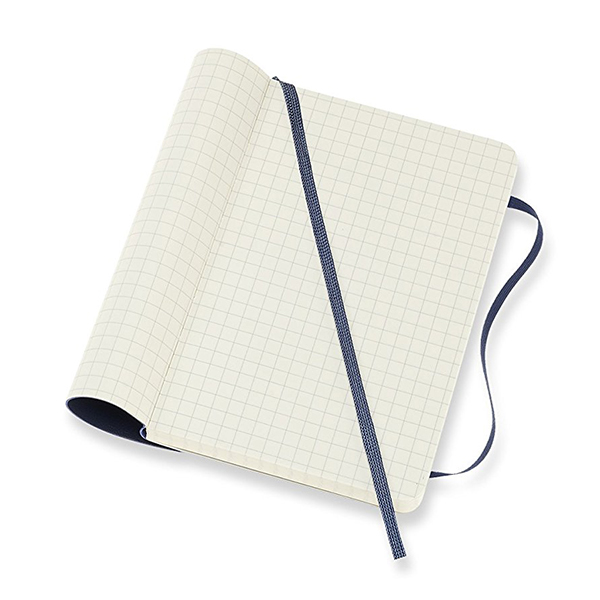  «Блокнот Moleskine Classic маленький клетка сапфир (QP612B20)», бренда Moleskine - фото №1