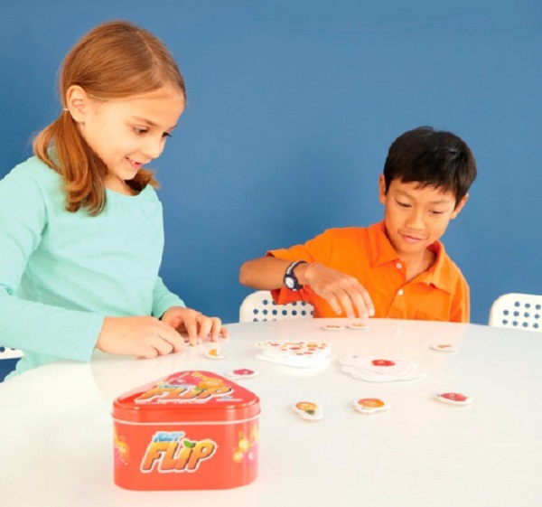  «Настольная игра Blue Orange Fast Flip (904413)», бренда Blue Orange - фото №1