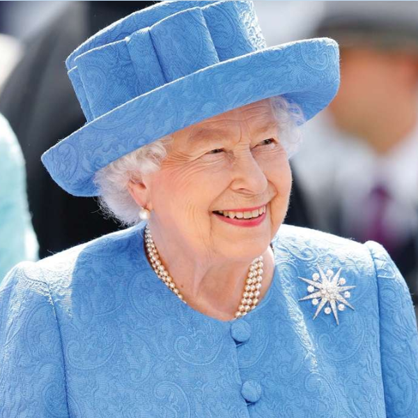 Бумажная книга «The Other Side of the Coin: The Queen, the Dresser and the Wardrobe», автор Анжела Келли - фото №1