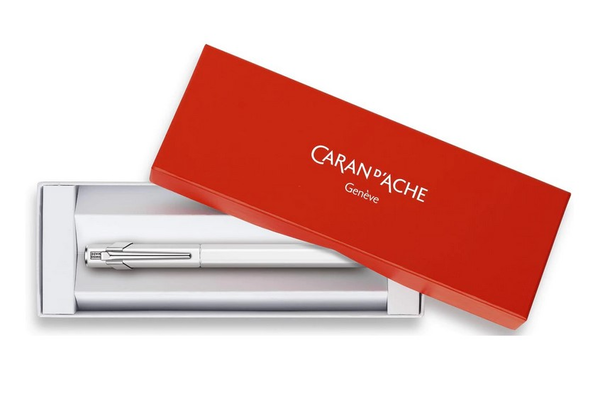 «Перьевая ручка Caran d'Ache 849 Белая (842.001)», бренда Caran d'Ache - фото №1