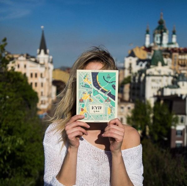 Паперова книга «Kyiv by Locals», авторів Ніна Горбачова, Ольга Бесхмельніцина, Зоя Литвин, Аліна Рудя - фото №1