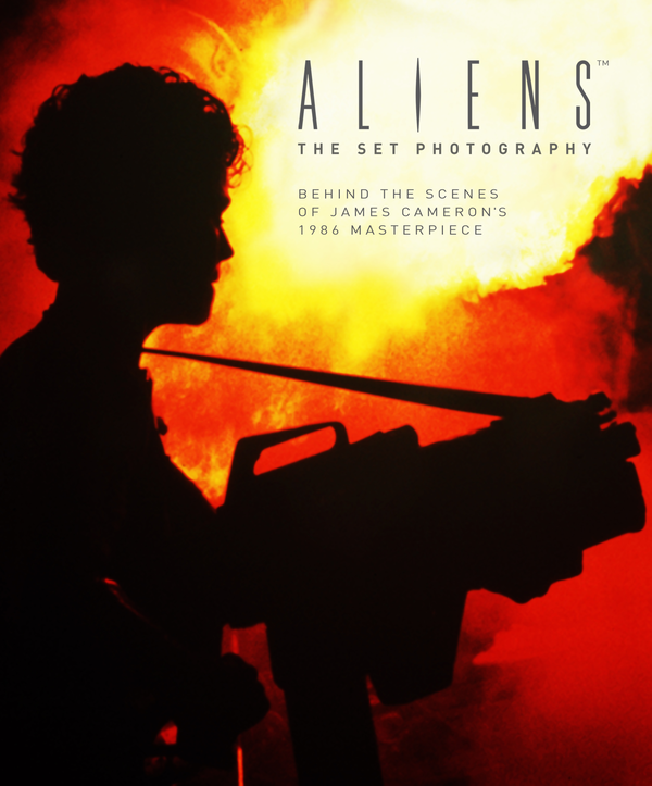 Бумажная книга «Aliens: The Set Photography: Behind the Scenes of James Cameron's 1986 Masterpiece», автор Саймон Уорд - фото №1