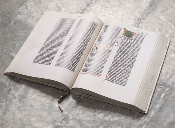 Бумажная книга «The Gutenberg Bible of 1454 (комплект из 2 книг)» - фото №1