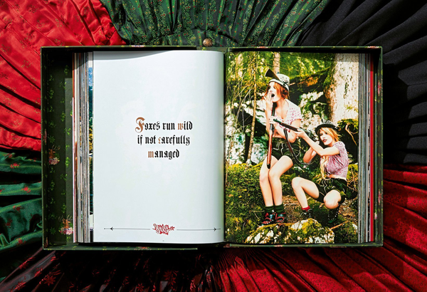 Бумажная книга «Ellen von Unwerth. Heimat. Art Edition No. 1–100 ‘Tête-à-tête’» - фото №1