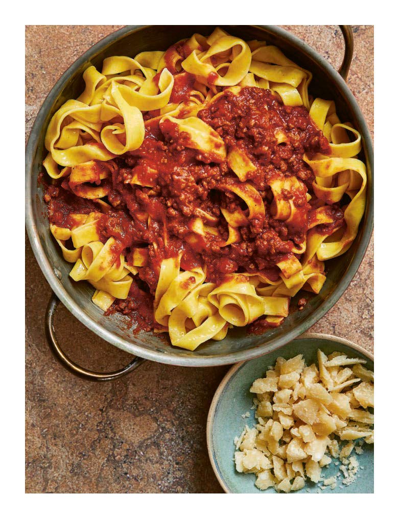 [object Object] «Perfect Pasta at Home. Bring Italy to your kitchen with over 80 quick and delicious recipes» - фото №6 - миниатюра