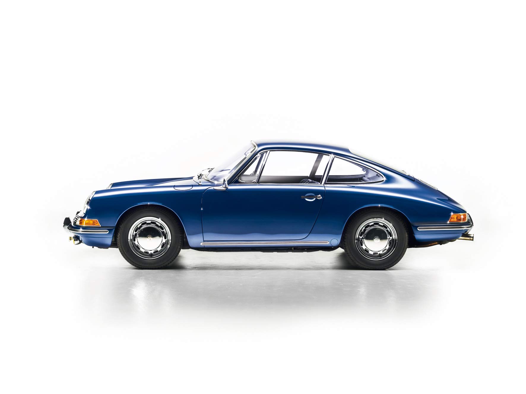[object Object] «The Porsche 911 Book. Revised Edition», автор Рене Стауд - фото №2 - мініатюра