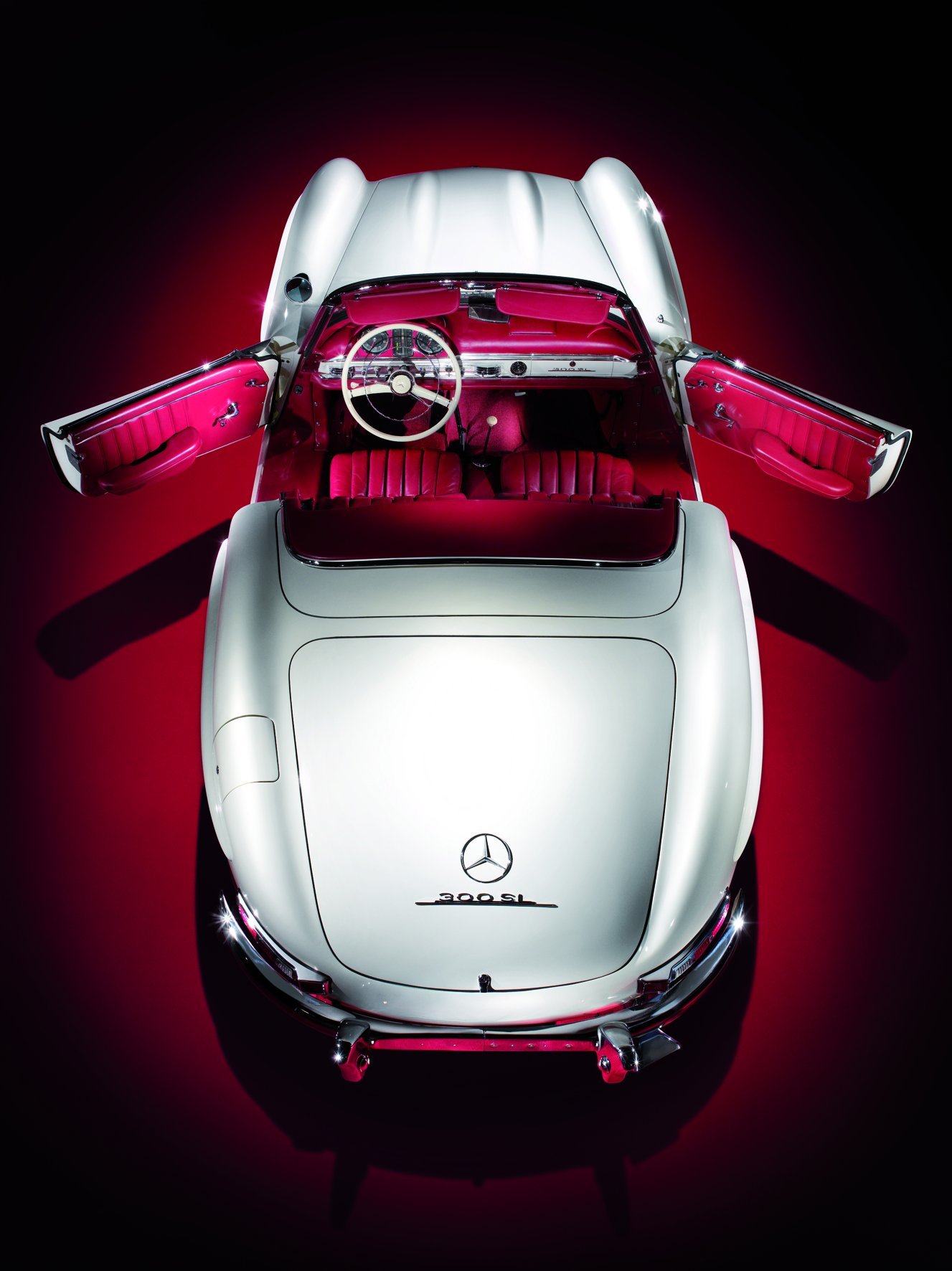[object Object] «The Mercedes-Benz 300 SL Book», автор Рене Стауд - фото №2 - мініатюра
