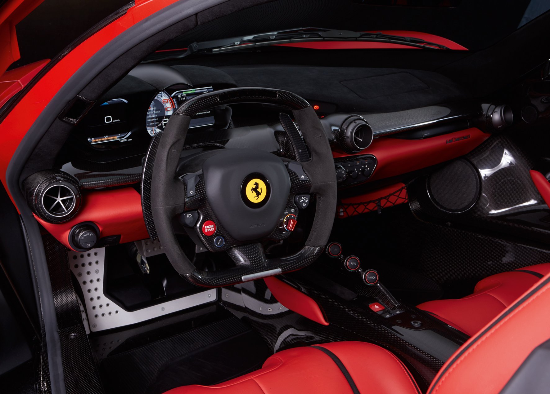 [object Object] «The Ferrari Book. Passion for Design», автор Мішель Цумбрунн - фото №6 - мініатюра